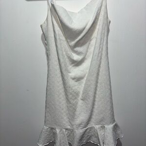 Elegant White Sleeveless Dress